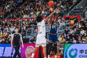 小金体育官方入口-央视直播！上海VS广东胜券在握，五位国手同时缺阵，杜锋恐遭淘汰
